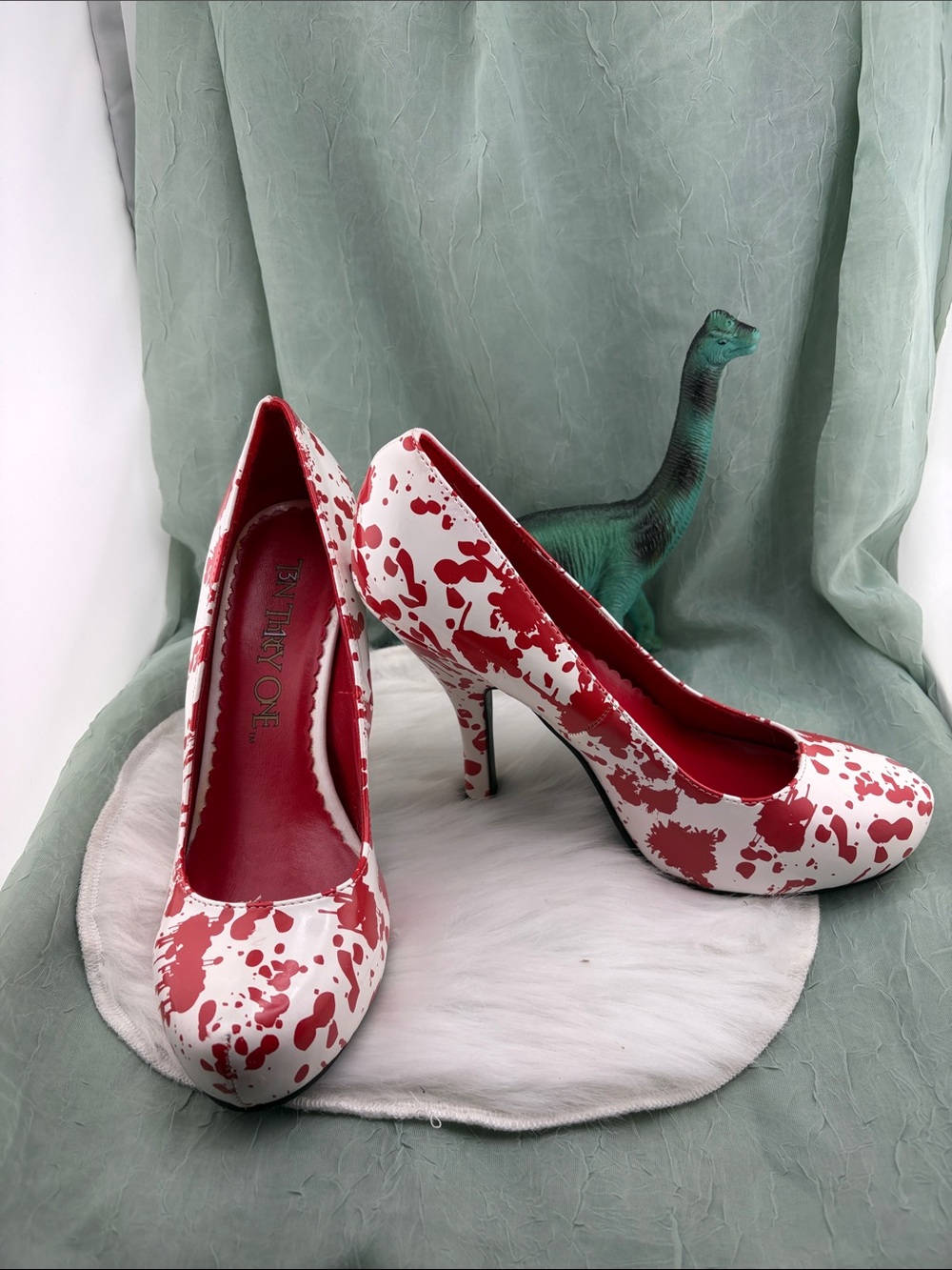 Ten Thirty One Faux Blood Splatter High Heel Pumps | 8